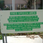 foto bord: free speech area
